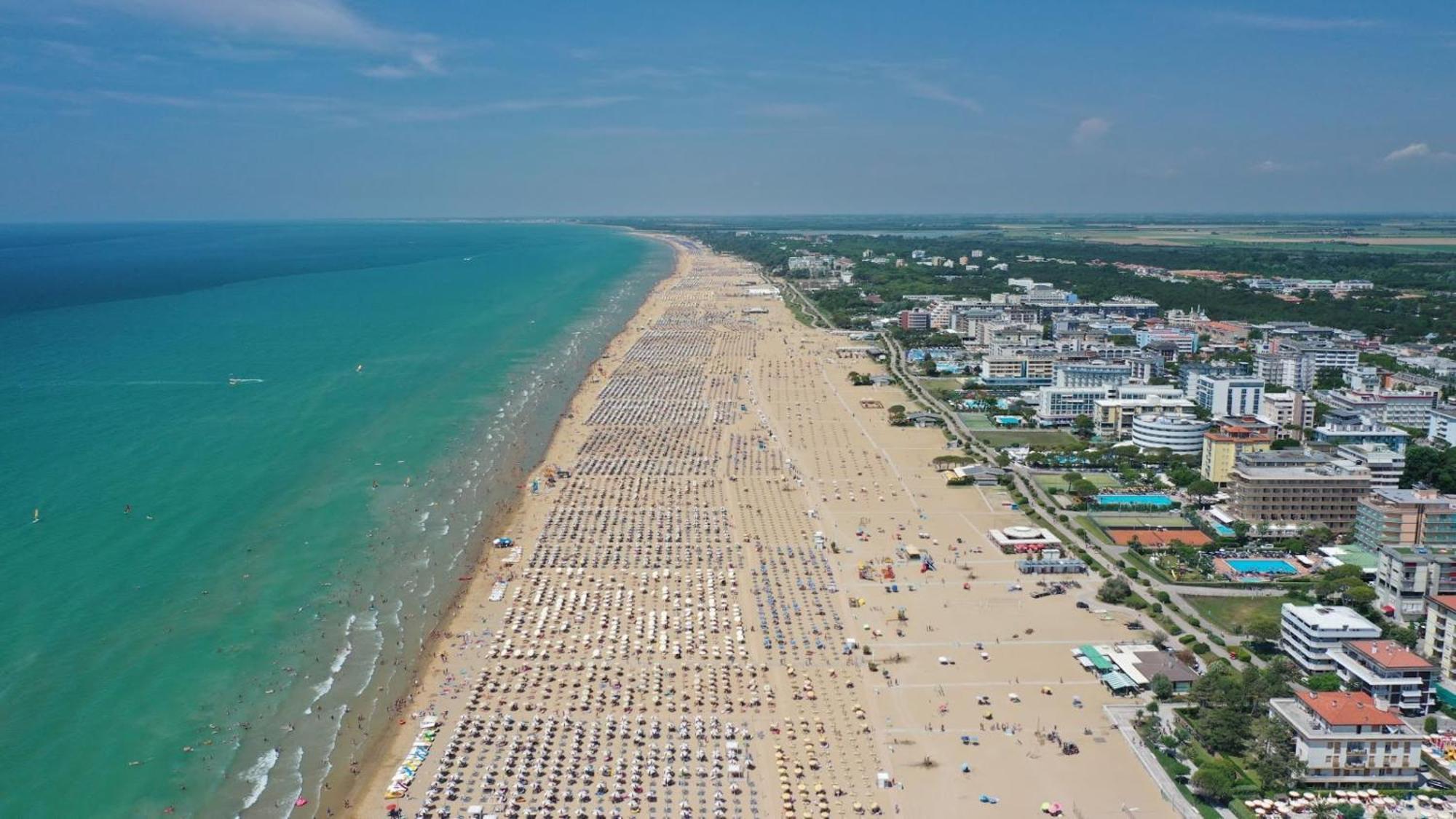 Cozy Flat With Terrace And Lift - Beahost * Bibione